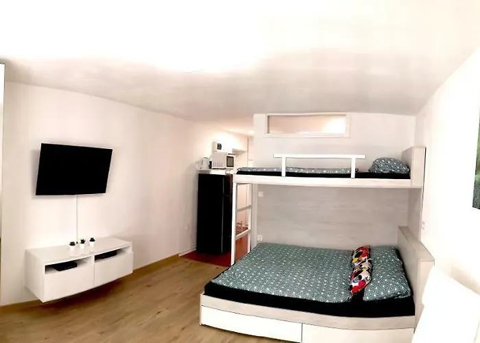 M&j's In The Centre Of